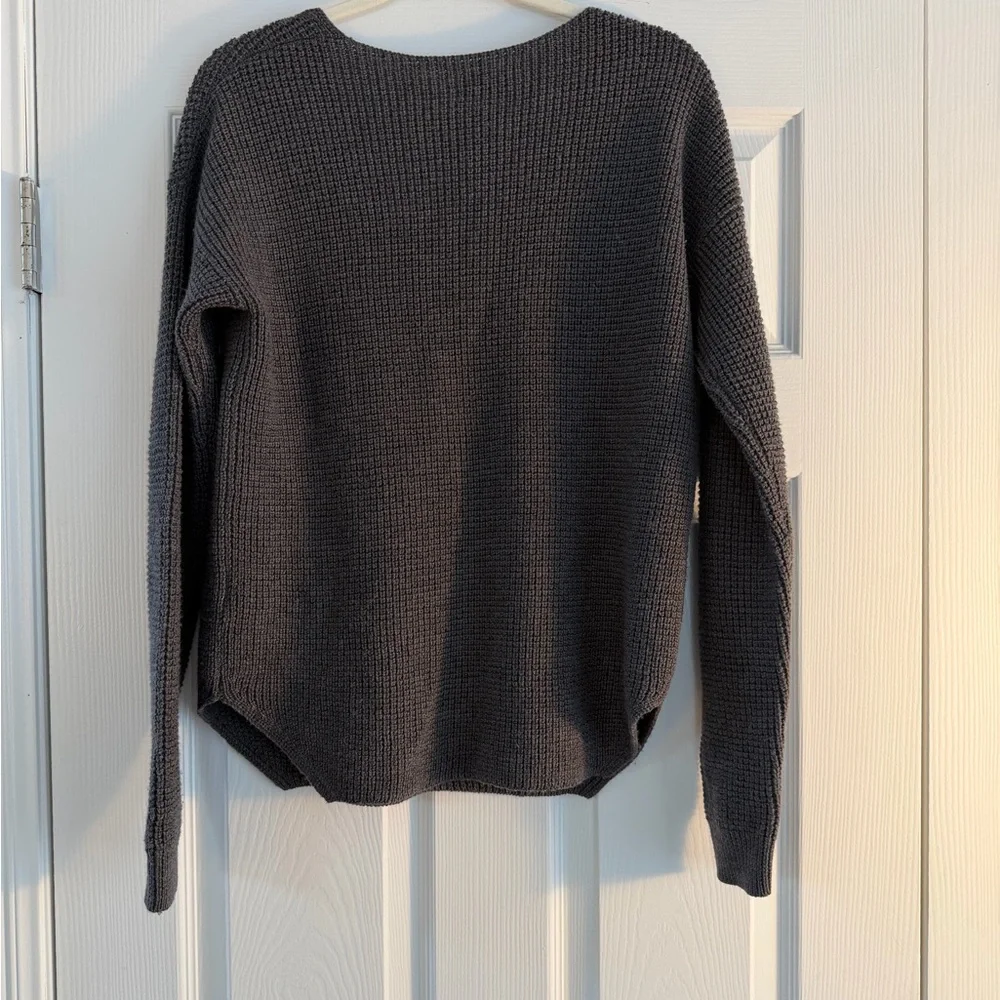 SOLD🎉Wilfred Free Charcoal V-Neck Sweater - Picture 2 of 3